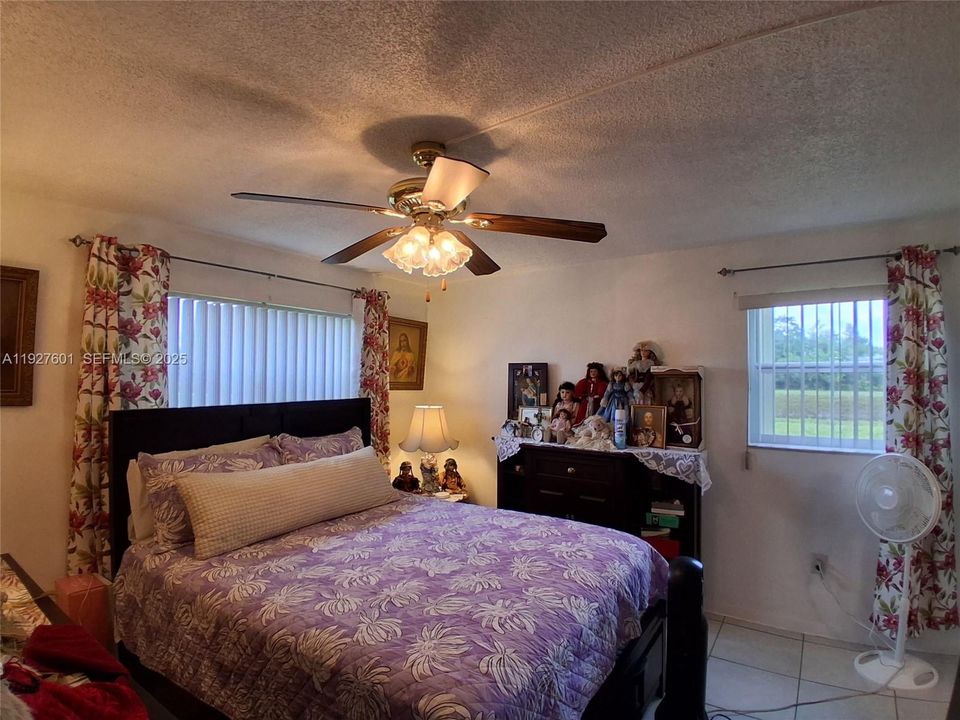 待售: $130,000 (2 贝兹, 2 浴室, 850 平方英尺)