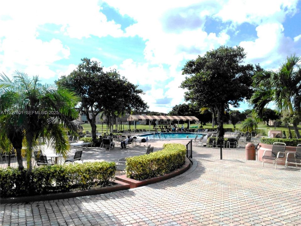 待售: $130,000 (2 贝兹, 2 浴室, 850 平方英尺)