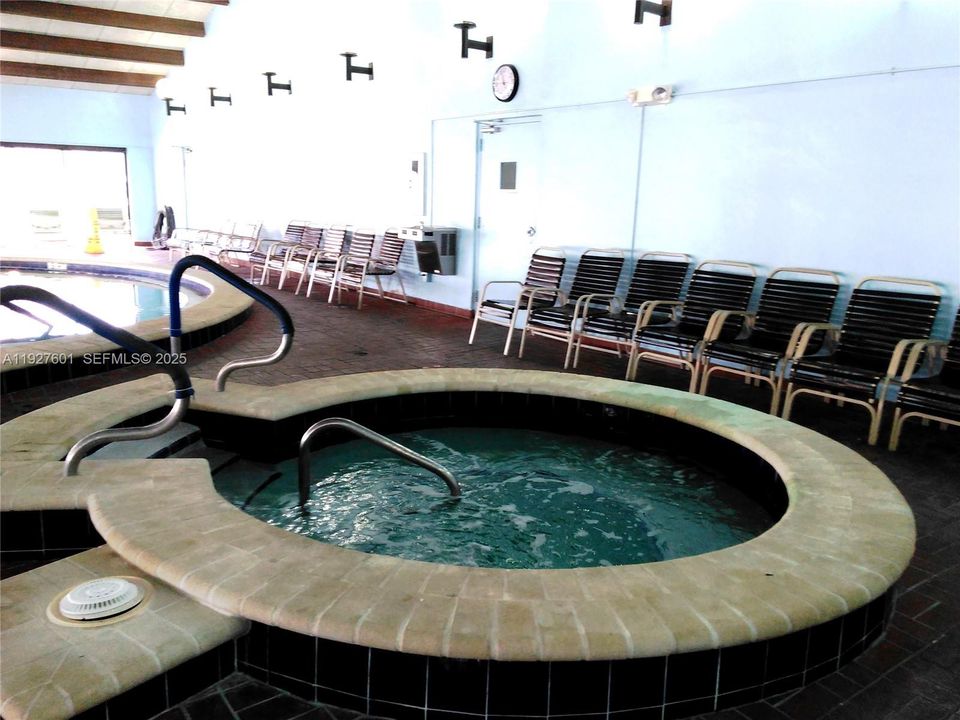 待售: $130,000 (2 贝兹, 2 浴室, 850 平方英尺)