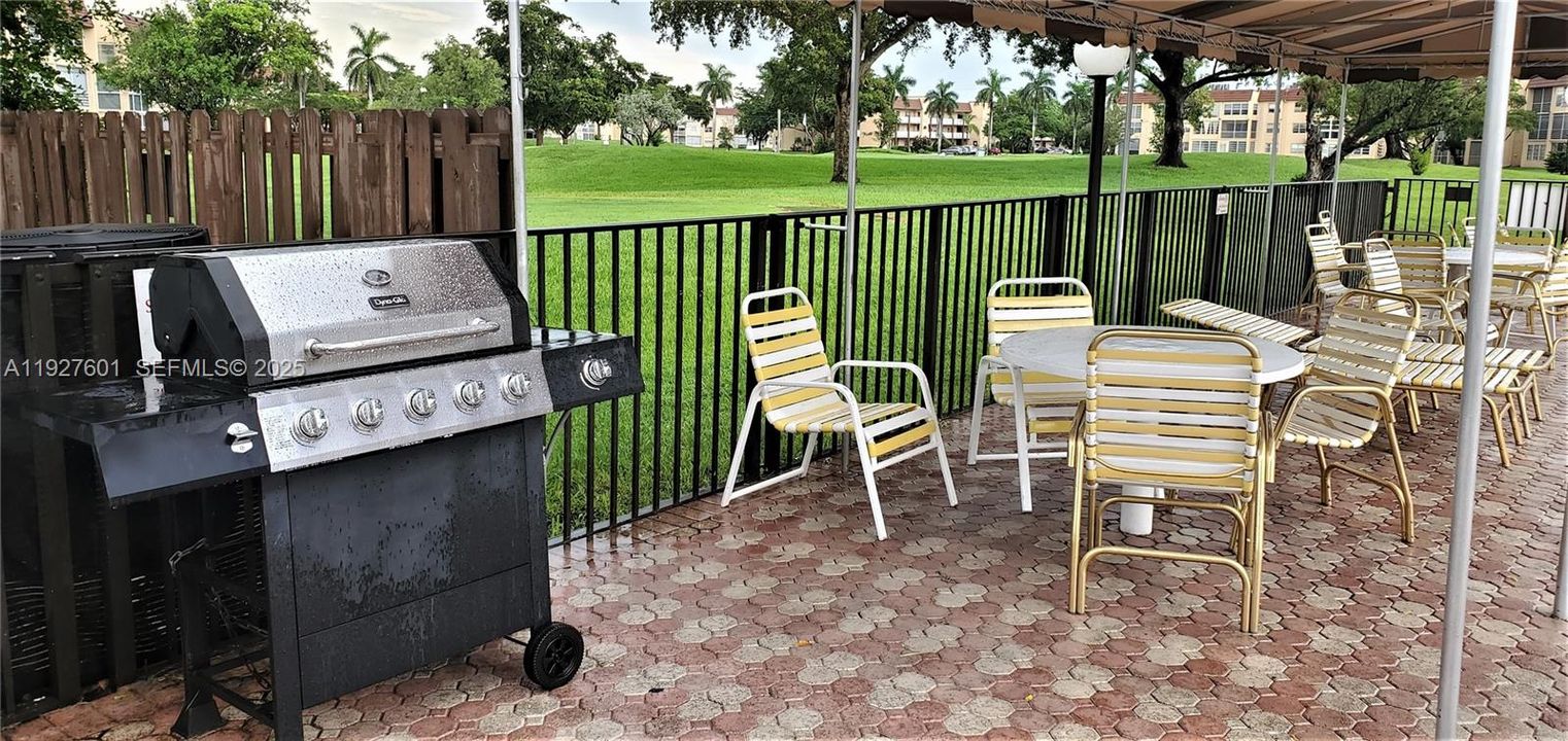 待售: $130,000 (2 贝兹, 2 浴室, 850 平方英尺)