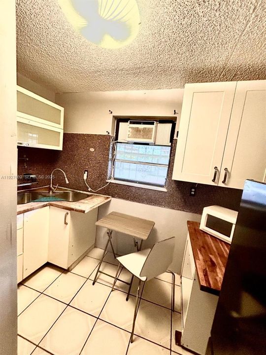 En Venta: $800,000 (5 camas, 3 baños, 2136 Pies cuadrados)