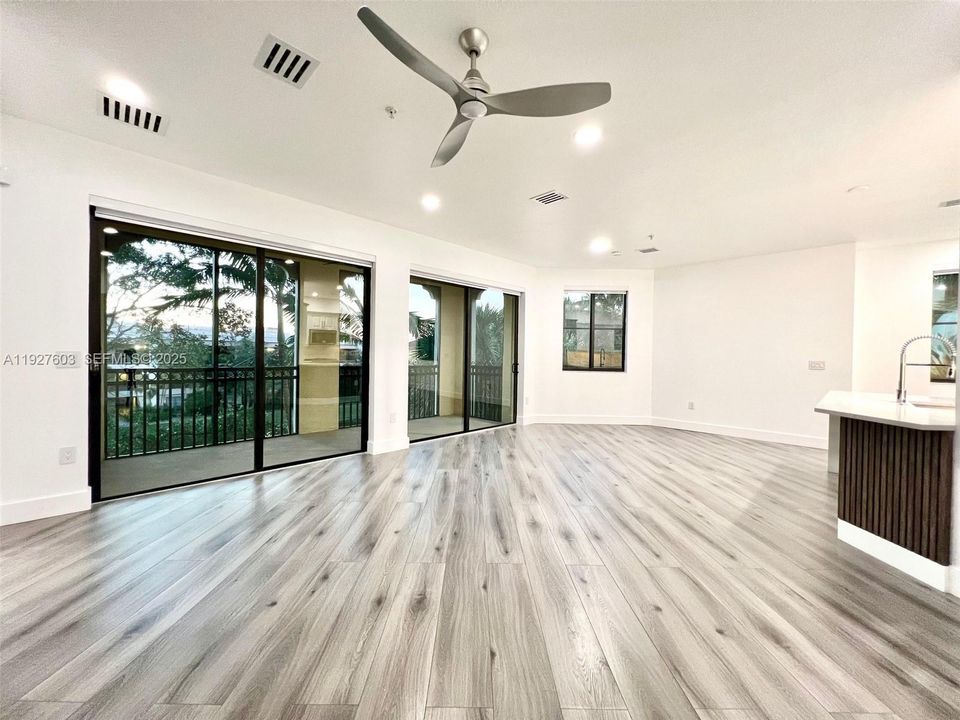 В аренду: $3,750 (3 спален, 2 ванн, 1433 Квадратных фут)