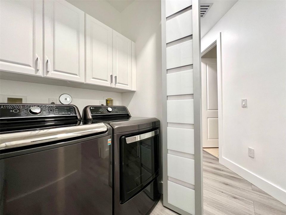 В аренду: $3,750 (3 спален, 2 ванн, 1433 Квадратных фут)