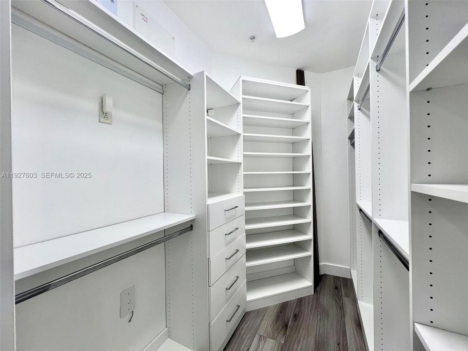 В аренду: $3,750 (3 спален, 2 ванн, 1433 Квадратных фут)