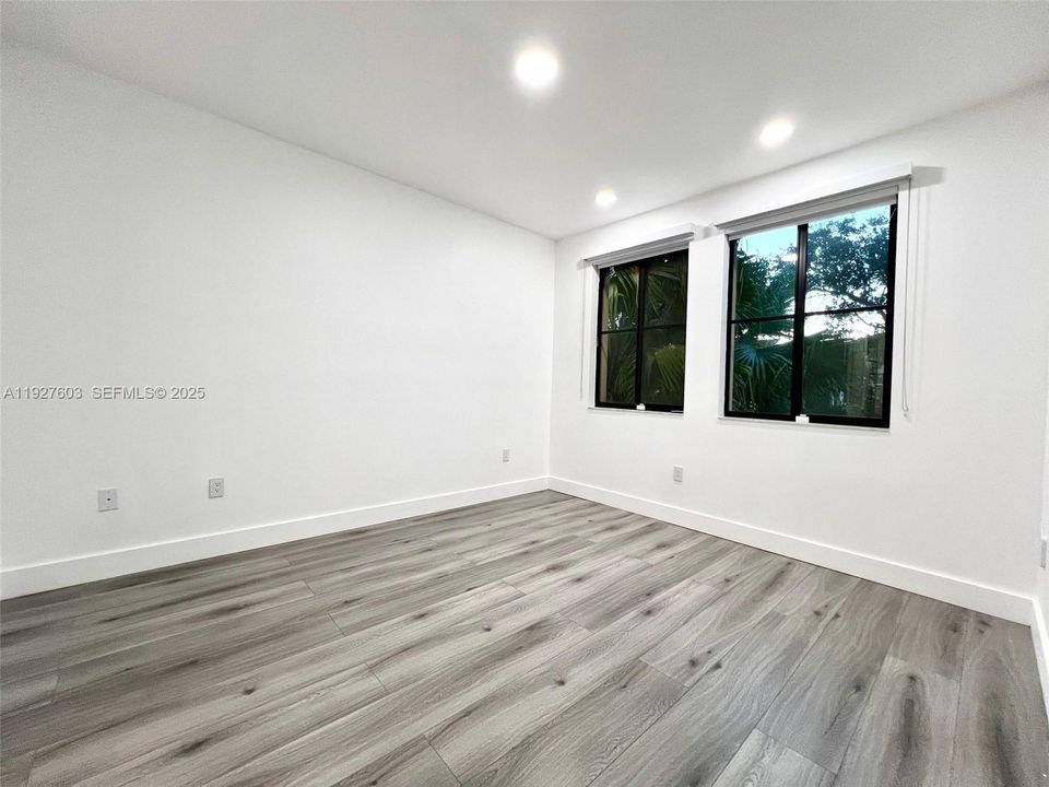 В аренду: $3,750 (3 спален, 2 ванн, 1433 Квадратных фут)