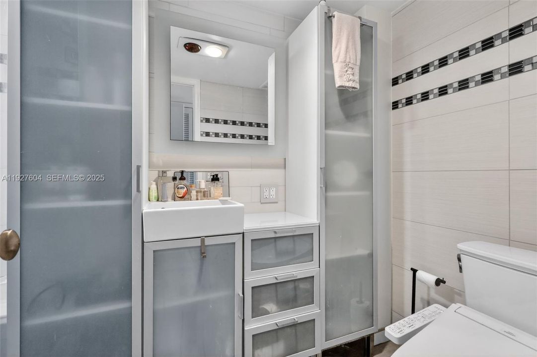 В аренду: $8,750 (2 спален, 2 ванн, 1733 Квадратных фут)