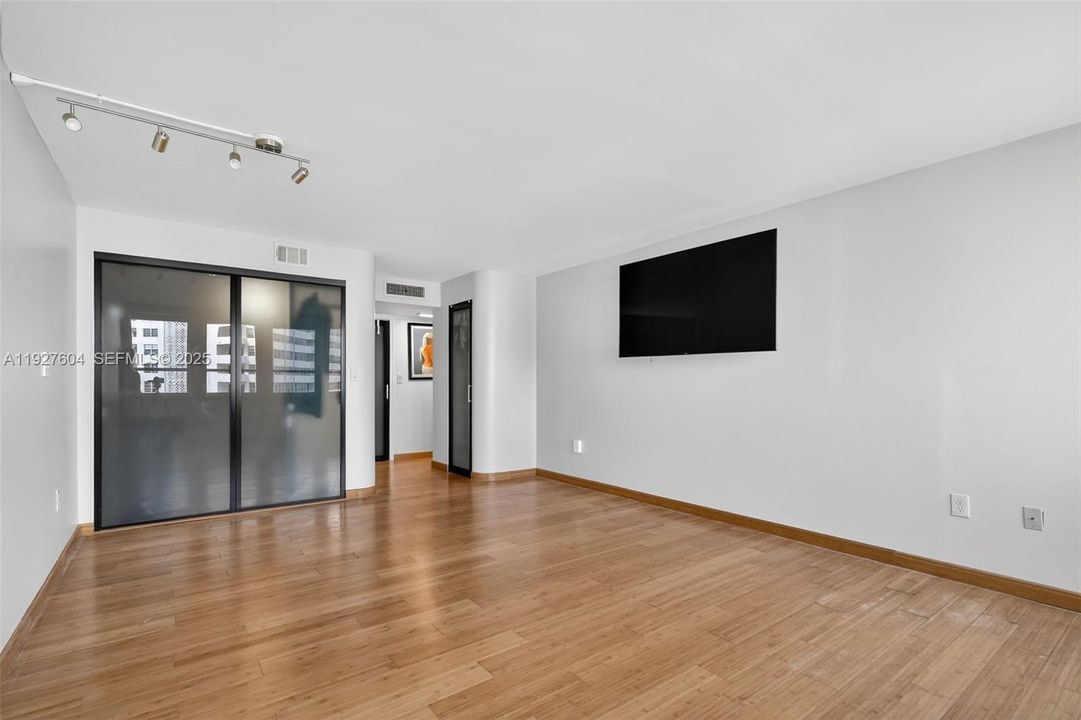 В аренду: $8,750 (2 спален, 2 ванн, 1733 Квадратных фут)