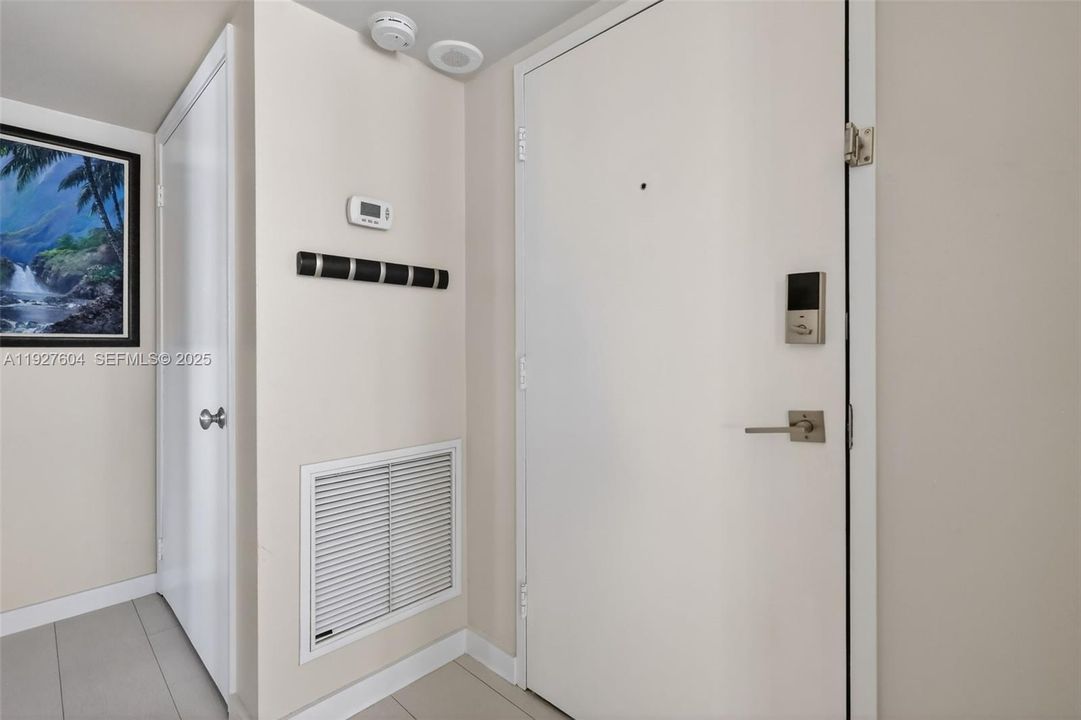 В аренду: $8,750 (2 спален, 2 ванн, 1733 Квадратных фут)