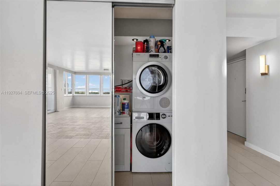 В аренду: $8,750 (2 спален, 2 ванн, 1733 Квадратных фут)