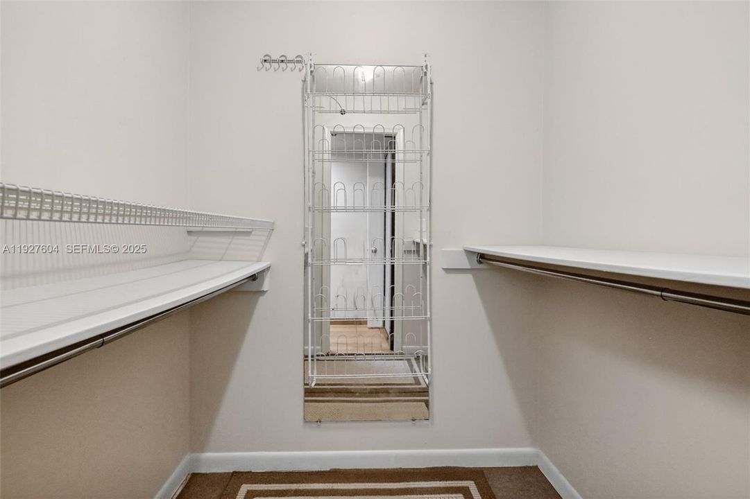 В аренду: $8,750 (2 спален, 2 ванн, 1733 Квадратных фут)