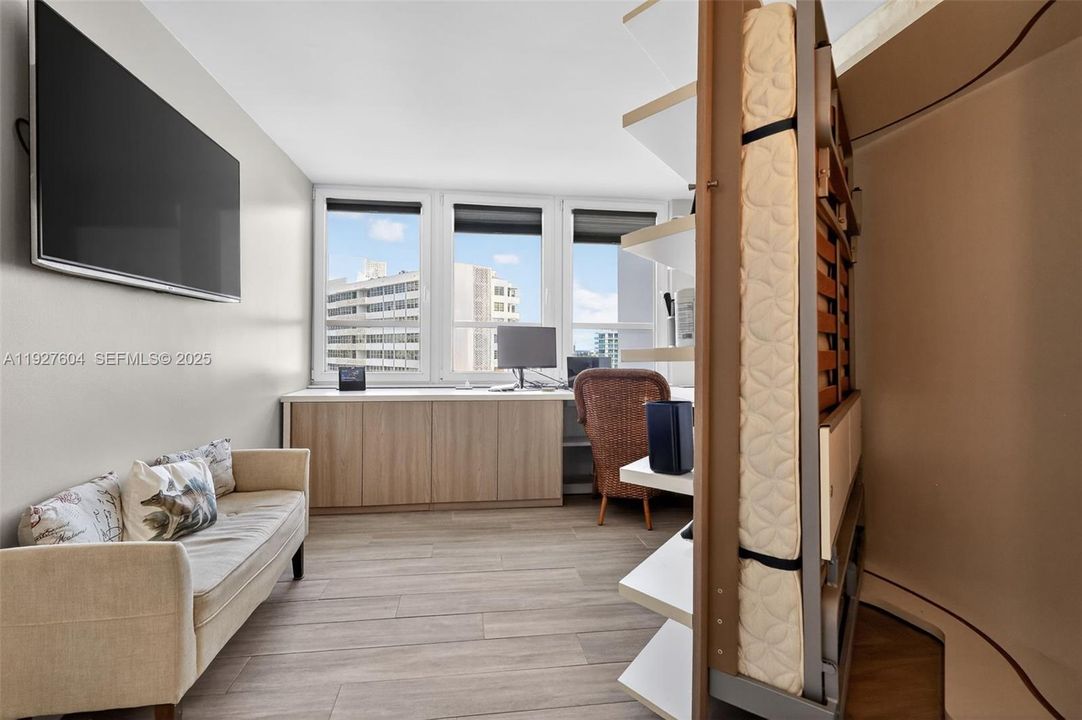 В аренду: $8,750 (2 спален, 2 ванн, 1733 Квадратных фут)