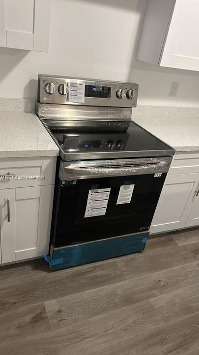 В аренду: $1,900 (1 спален, 1 ванн, 754 Квадратных фут)