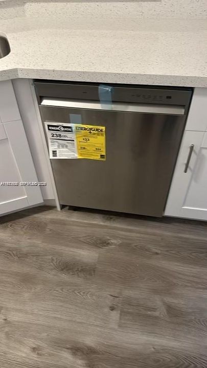 В аренду: $1,900 (1 спален, 1 ванн, 754 Квадратных фут)