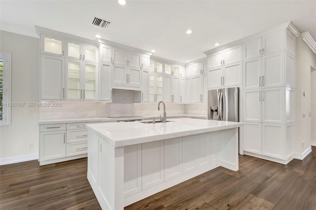 В аренду: $7,000 (2 спален, 2 ванн, 1910 Квадратных фут)