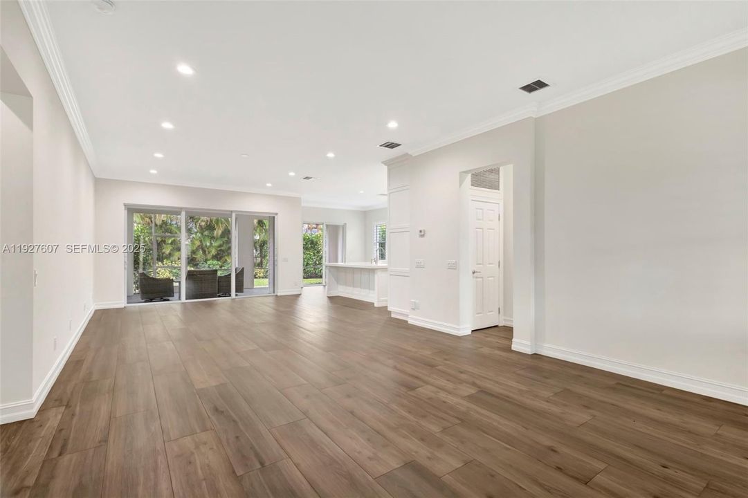 В аренду: $7,000 (2 спален, 2 ванн, 1910 Квадратных фут)