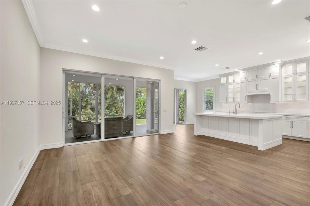 В аренду: $7,000 (2 спален, 2 ванн, 1910 Квадратных фут)