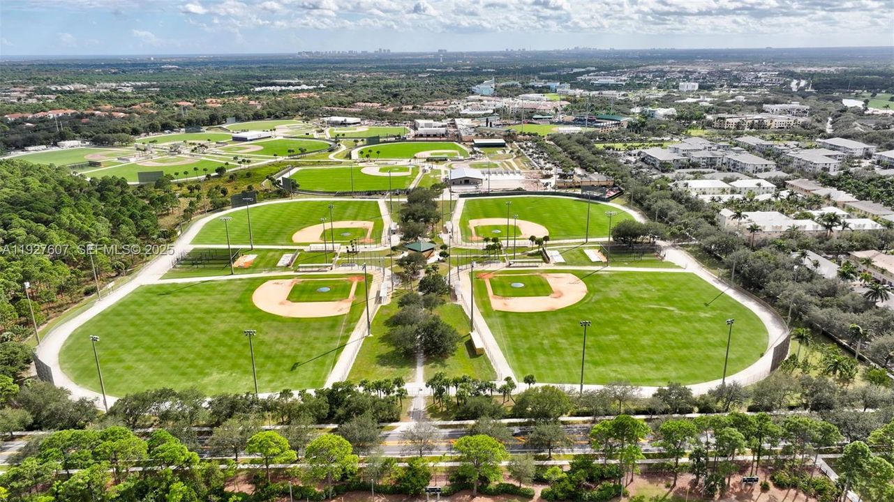 В аренду: $7,000 (2 спален, 2 ванн, 1910 Квадратных фут)