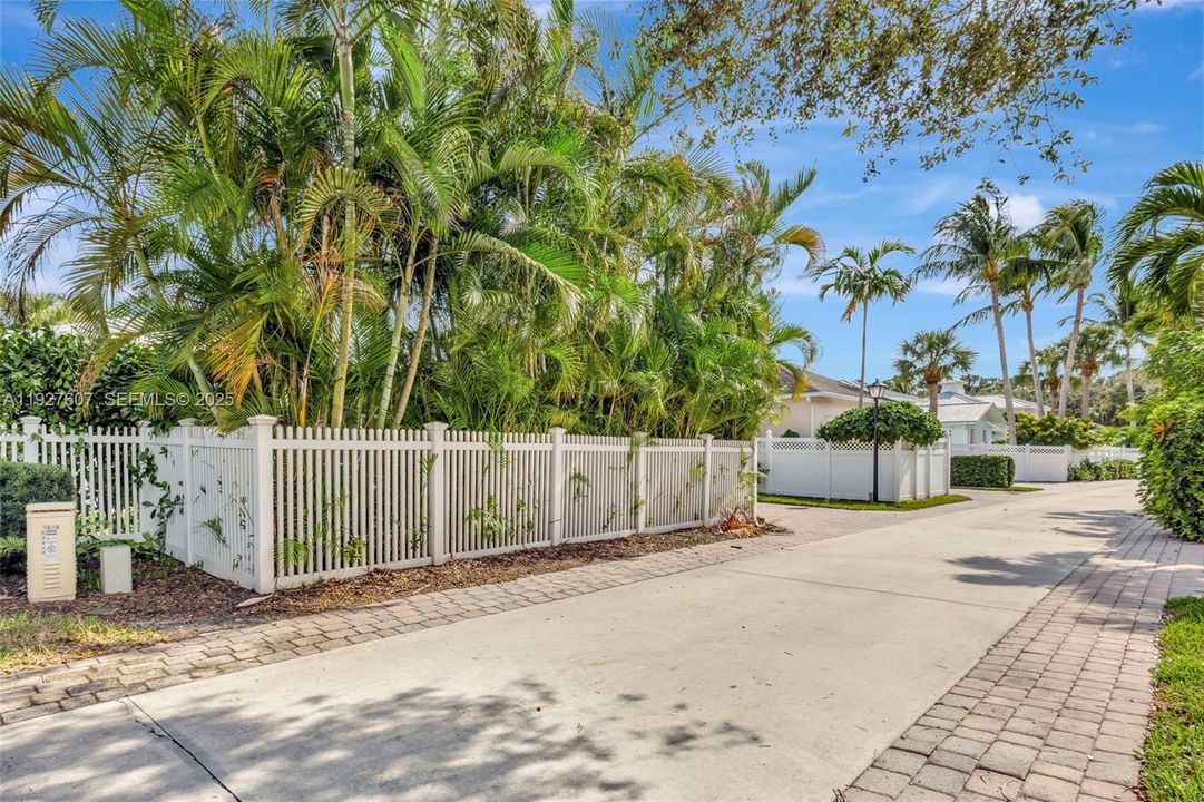 В аренду: $7,000 (2 спален, 2 ванн, 1910 Квадратных фут)