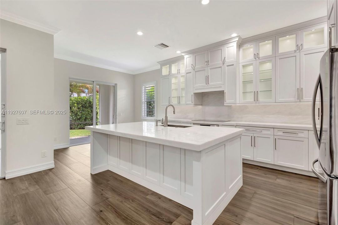 В аренду: $7,000 (2 спален, 2 ванн, 1910 Квадратных фут)