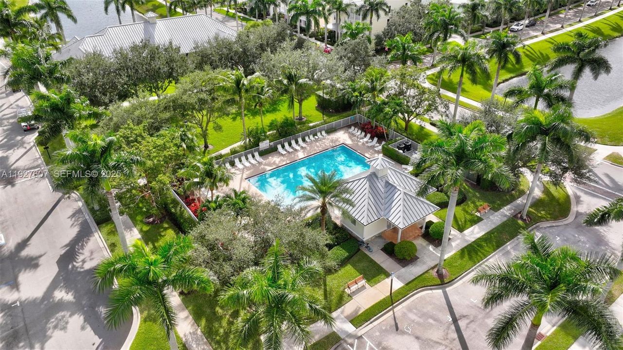 В аренду: $7,000 (2 спален, 2 ванн, 1910 Квадратных фут)