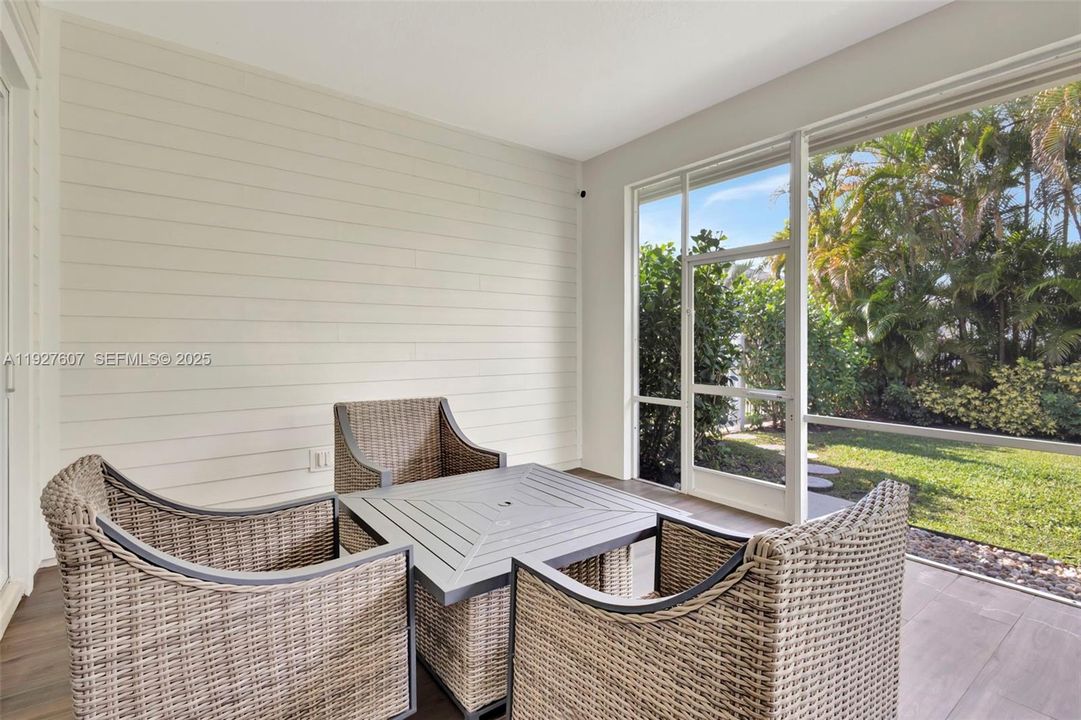 В аренду: $7,000 (2 спален, 2 ванн, 1910 Квадратных фут)