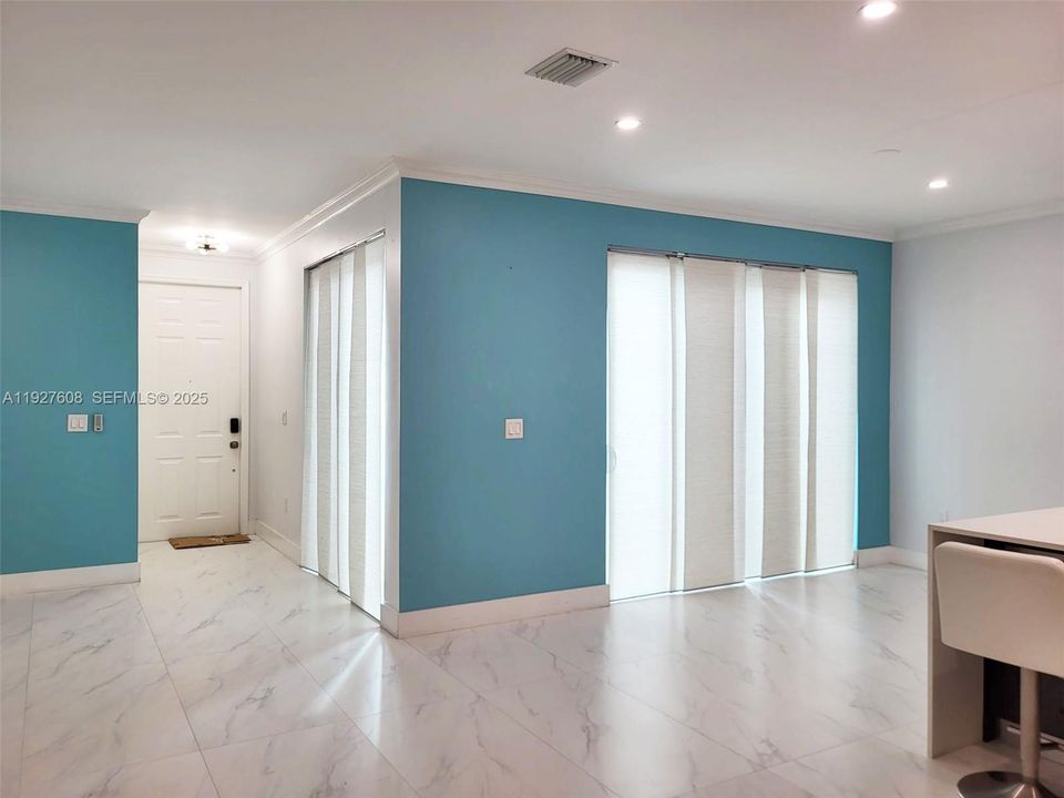 В аренду: $4,100 (3 спален, 2 ванн, 1748 Квадратных фут)