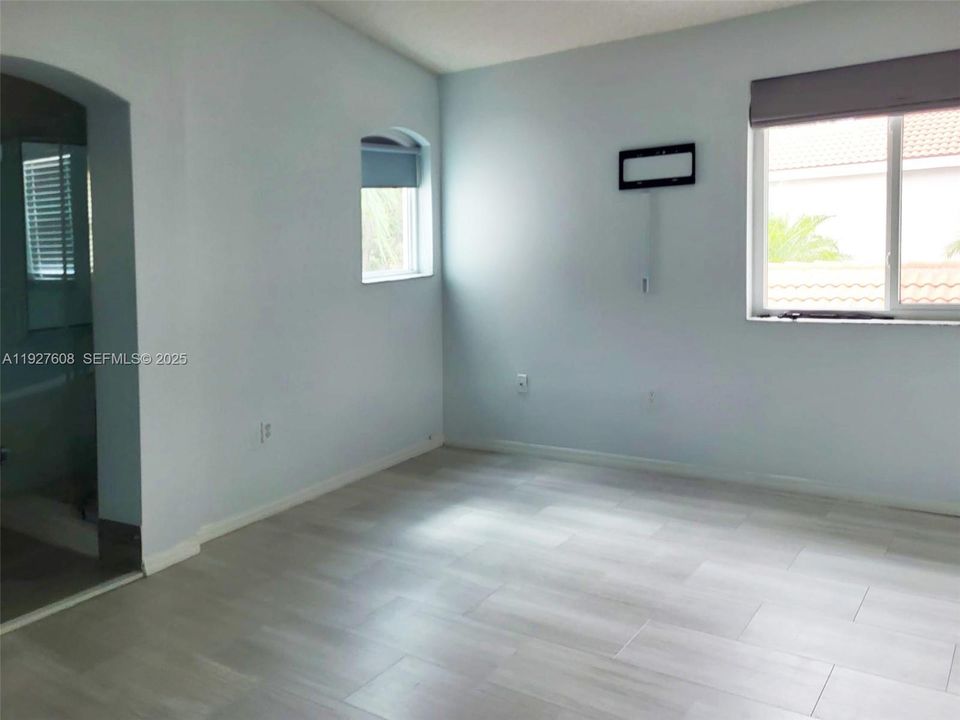 В аренду: $4,100 (3 спален, 2 ванн, 1748 Квадратных фут)