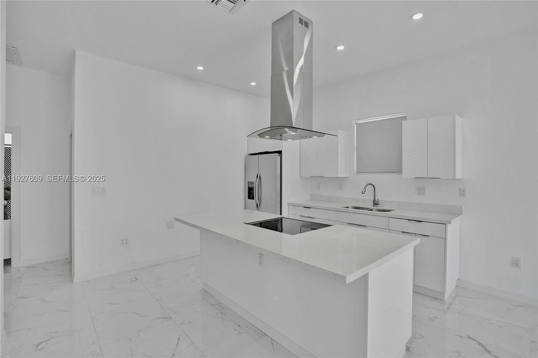 В аренду: $3,500 (3 спален, 2 ванн, 0 Квадратных фут)