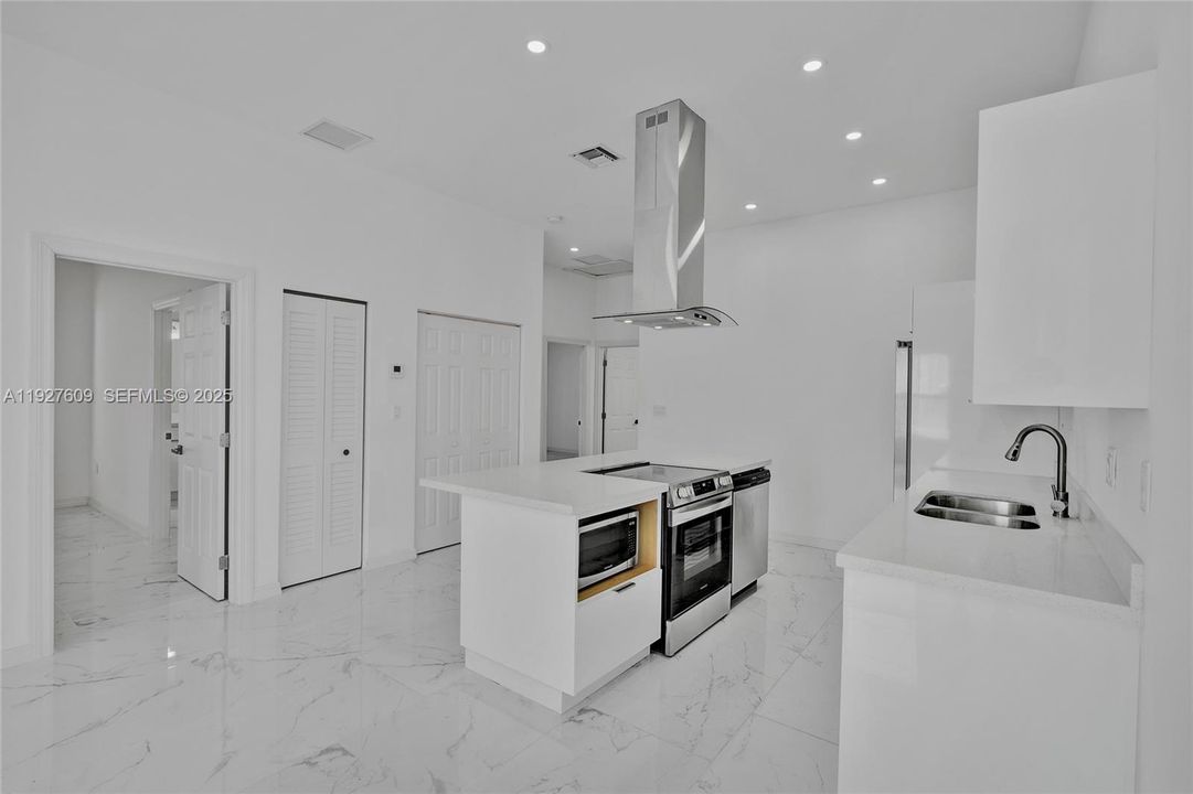 В аренду: $3,500 (3 спален, 2 ванн, 0 Квадратных фут)