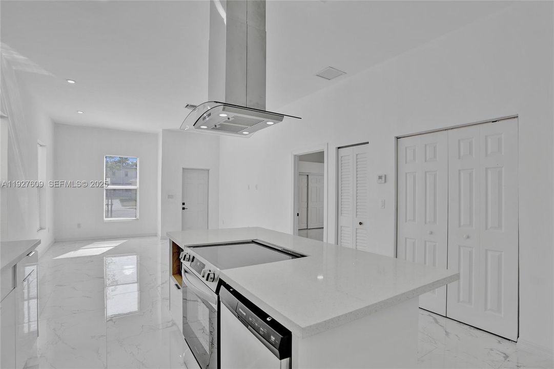 В аренду: $3,500 (3 спален, 2 ванн, 0 Квадратных фут)