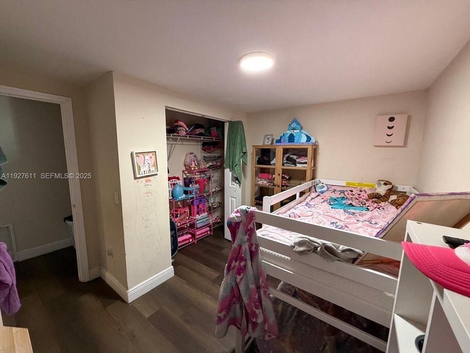 待售: $340,000 (4 贝兹, 2 浴室, 1472 平方英尺)