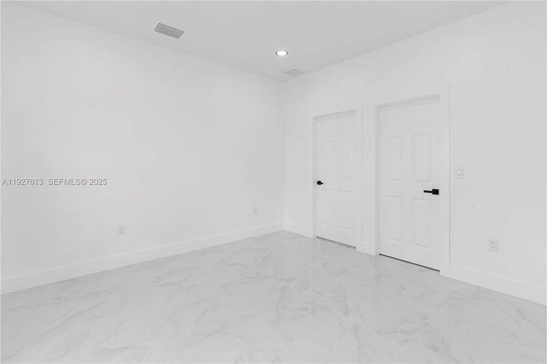 En Venta: $330,000 (3 camas, 2 baños, 0 Pies cuadrados)