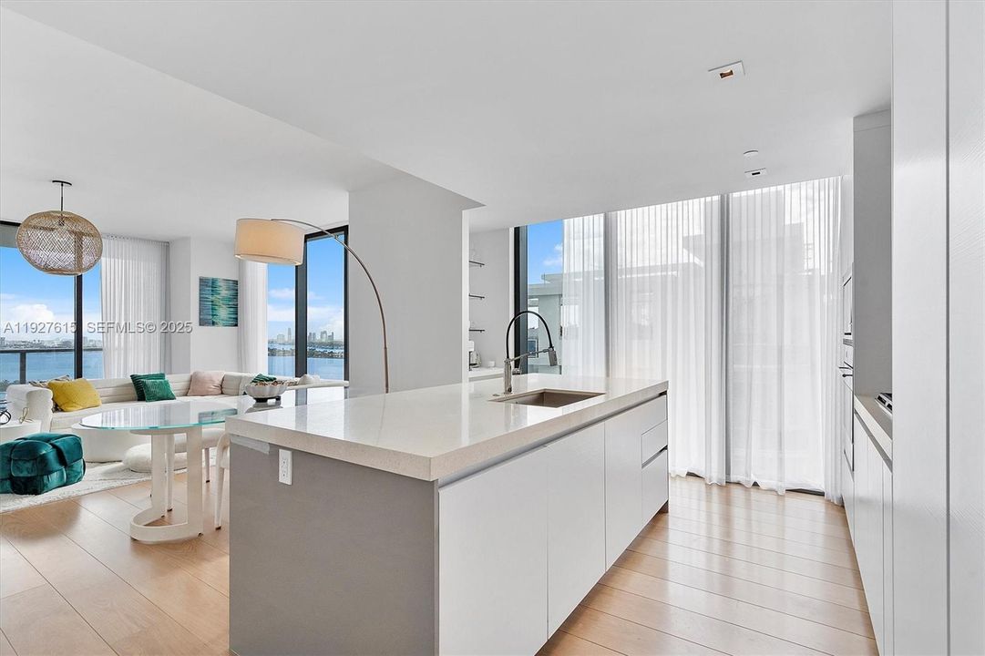 В аренду: $19,000 (4 спален, 5 ванн, 2743 Квадратных фут)