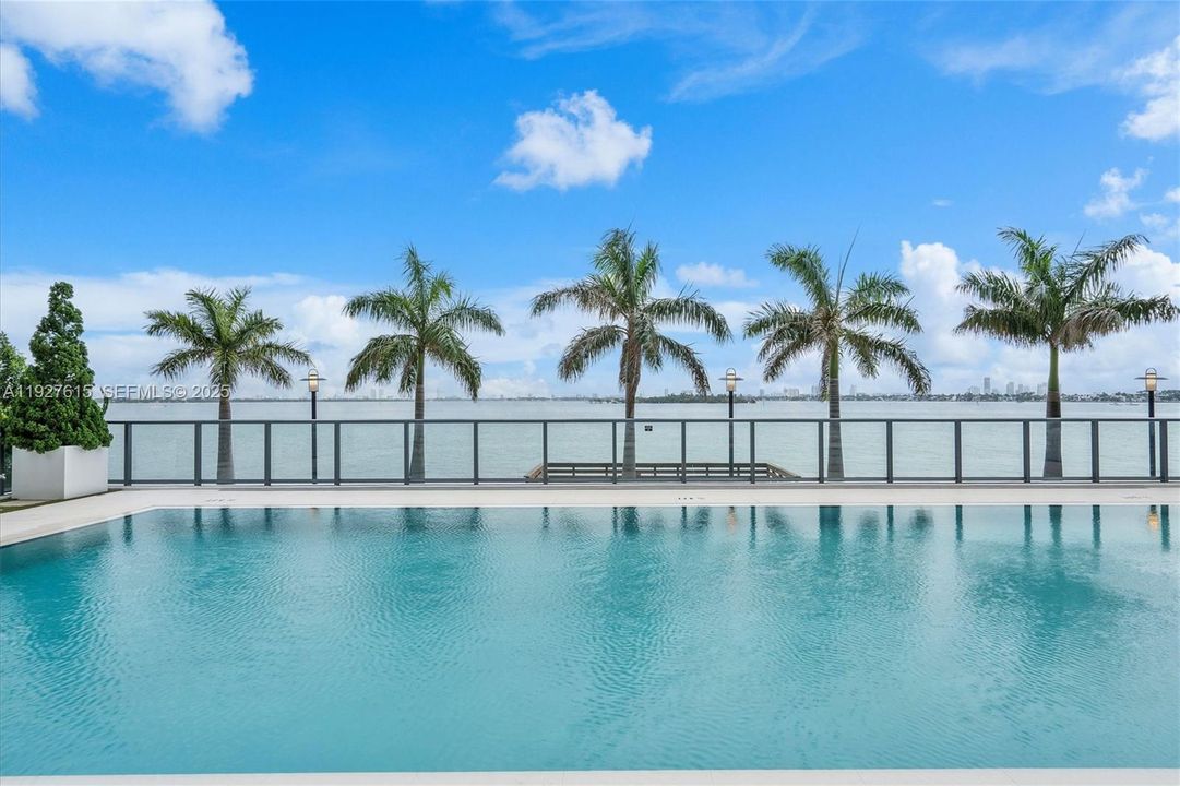 В аренду: $19,000 (4 спален, 5 ванн, 2743 Квадратных фут)