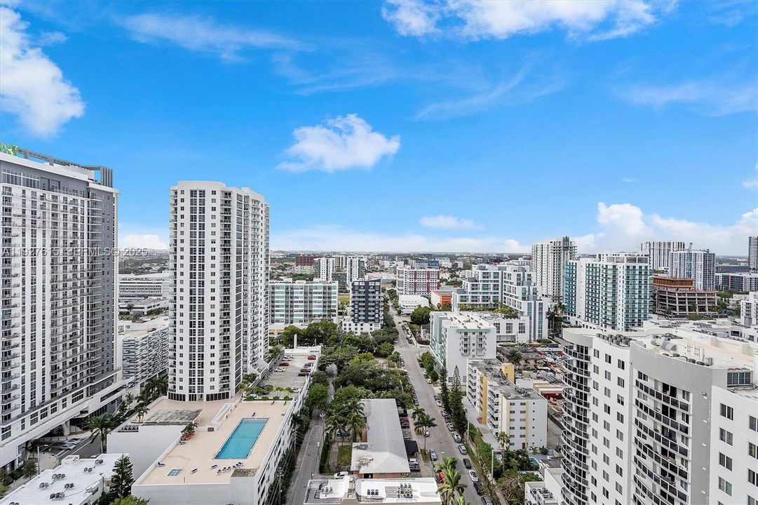 В аренду: $19,000 (4 спален, 5 ванн, 2743 Квадратных фут)