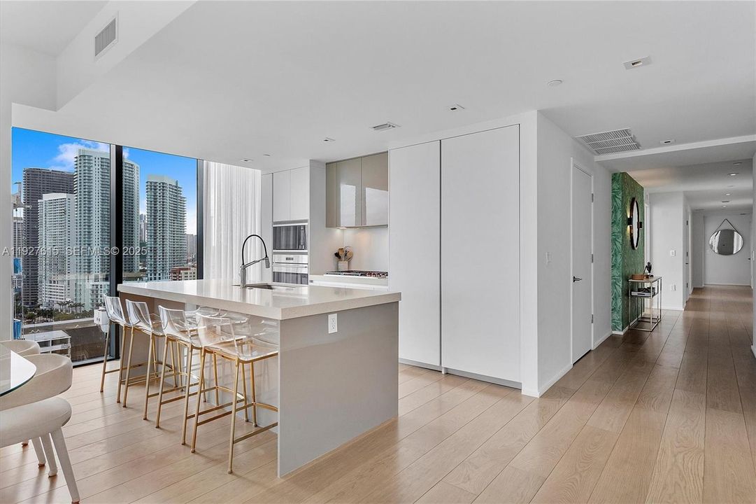 В аренду: $19,000 (4 спален, 5 ванн, 2743 Квадратных фут)