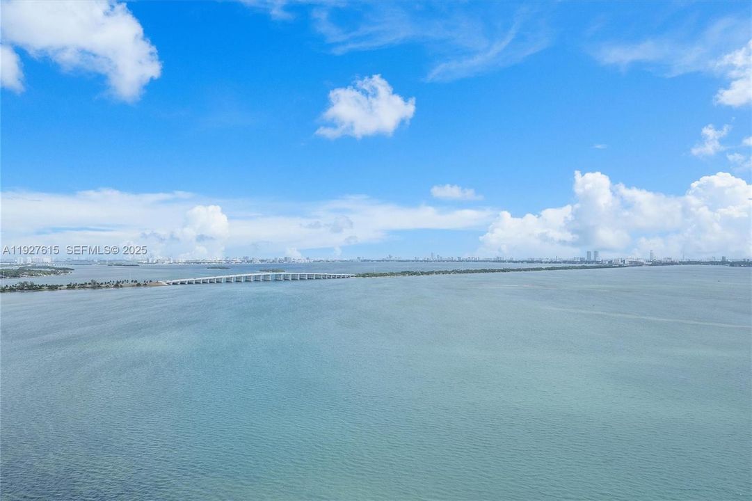 В аренду: $19,000 (4 спален, 5 ванн, 2743 Квадратных фут)