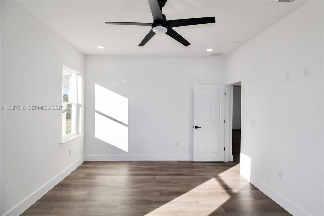 For Sale: $319,900 (3 beds, 2 baths, 1488 Square Feet)