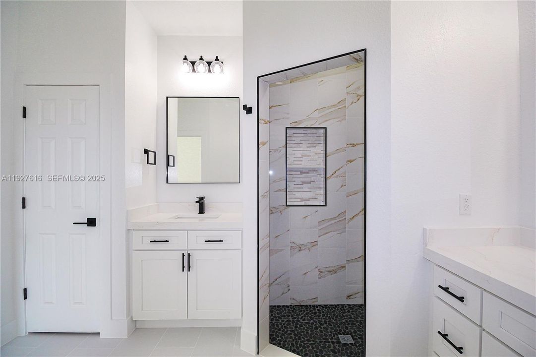 For Sale: $319,900 (3 beds, 2 baths, 1488 Square Feet)