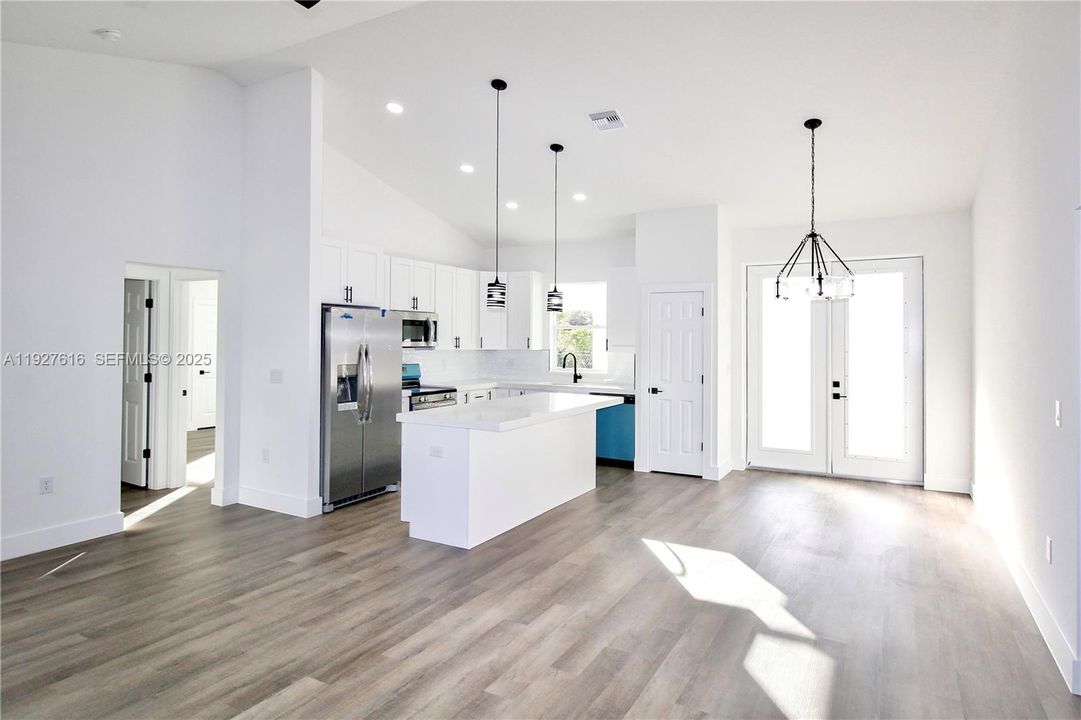 For Sale: $319,900 (3 beds, 2 baths, 1488 Square Feet)