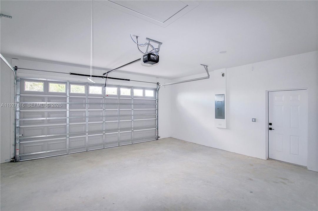 For Sale: $319,900 (3 beds, 2 baths, 1488 Square Feet)