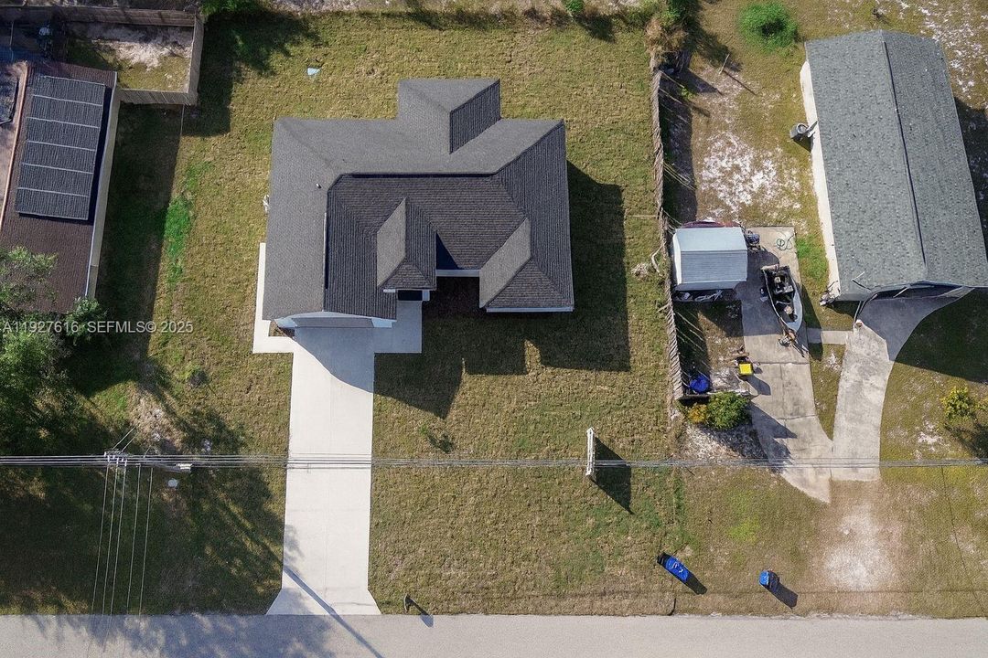 For Sale: $319,900 (3 beds, 2 baths, 1488 Square Feet)