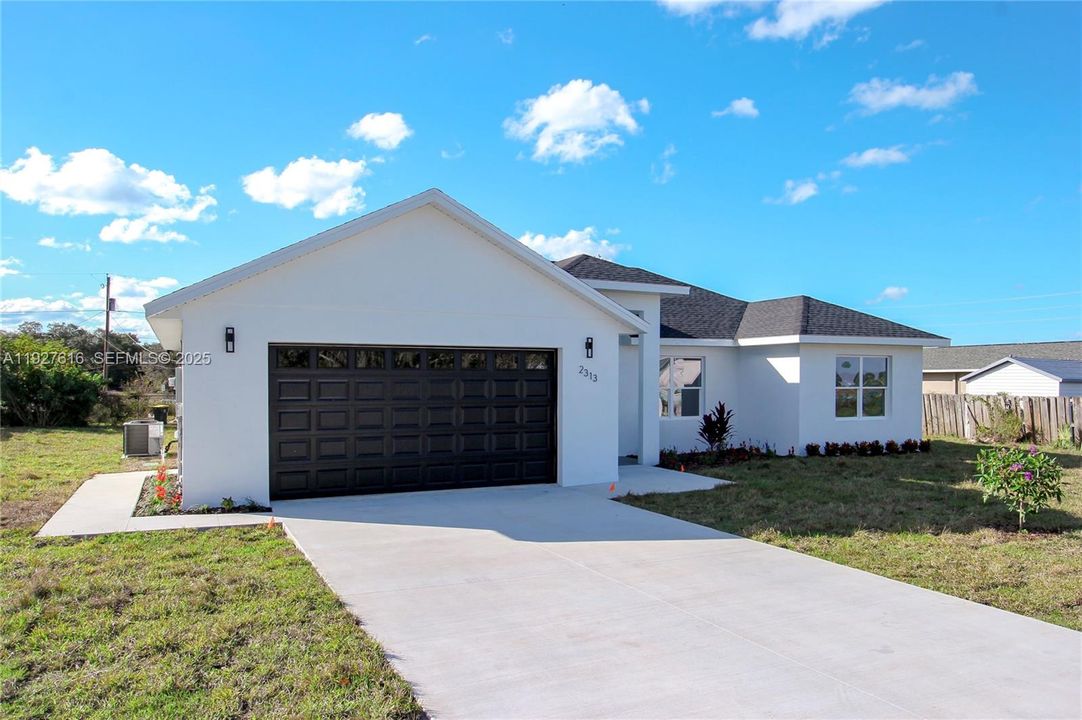 For Sale: $319,900 (3 beds, 2 baths, 1488 Square Feet)