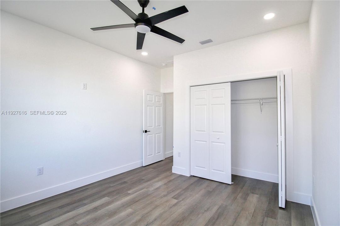 For Sale: $319,900 (3 beds, 2 baths, 1488 Square Feet)