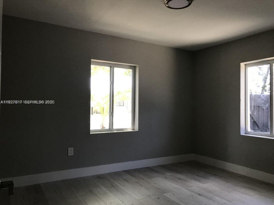 For Sale: $697,000 (4 beds, 2 baths, 1822 Square Feet)