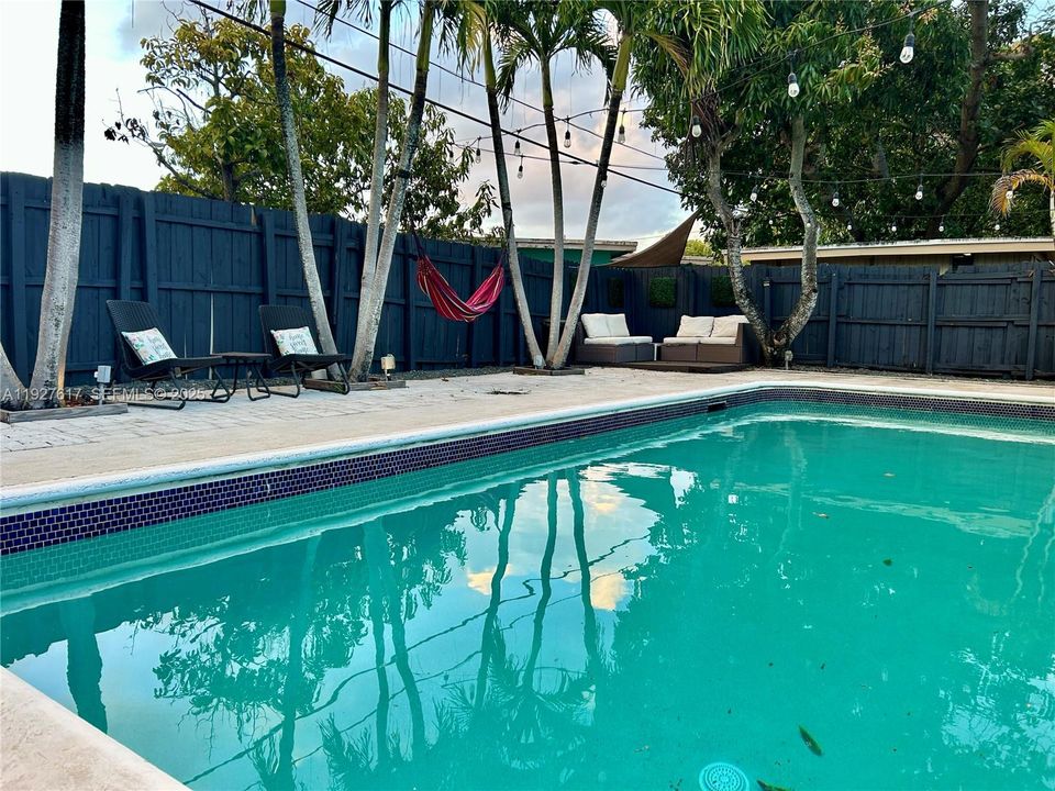 For Sale: $697,000 (4 beds, 2 baths, 1822 Square Feet)