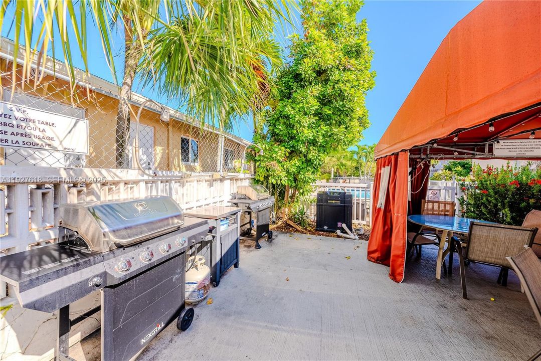 En Venta: $267,000 (2 camas, 2 baños, 940 Pies cuadrados)