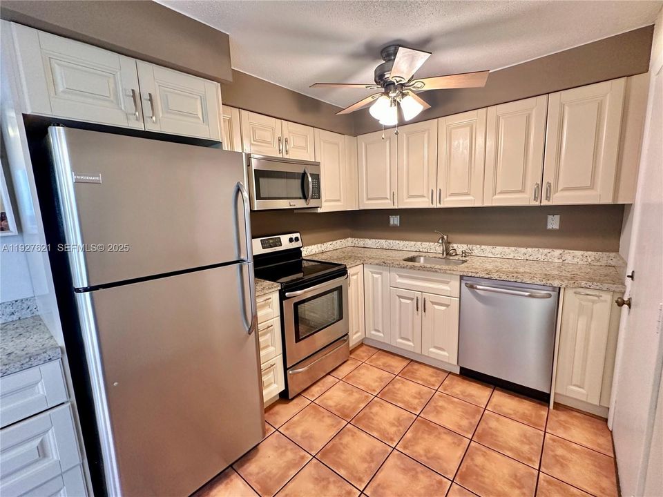 В аренду: $1,600 (1 спален, 1 ванн, 550 Квадратных фут)