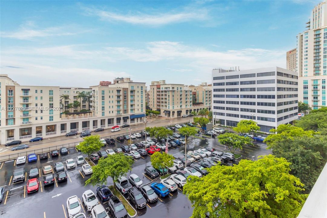 В аренду: $2,500 (1 спален, 1 ванн, 920 Квадратных фут)