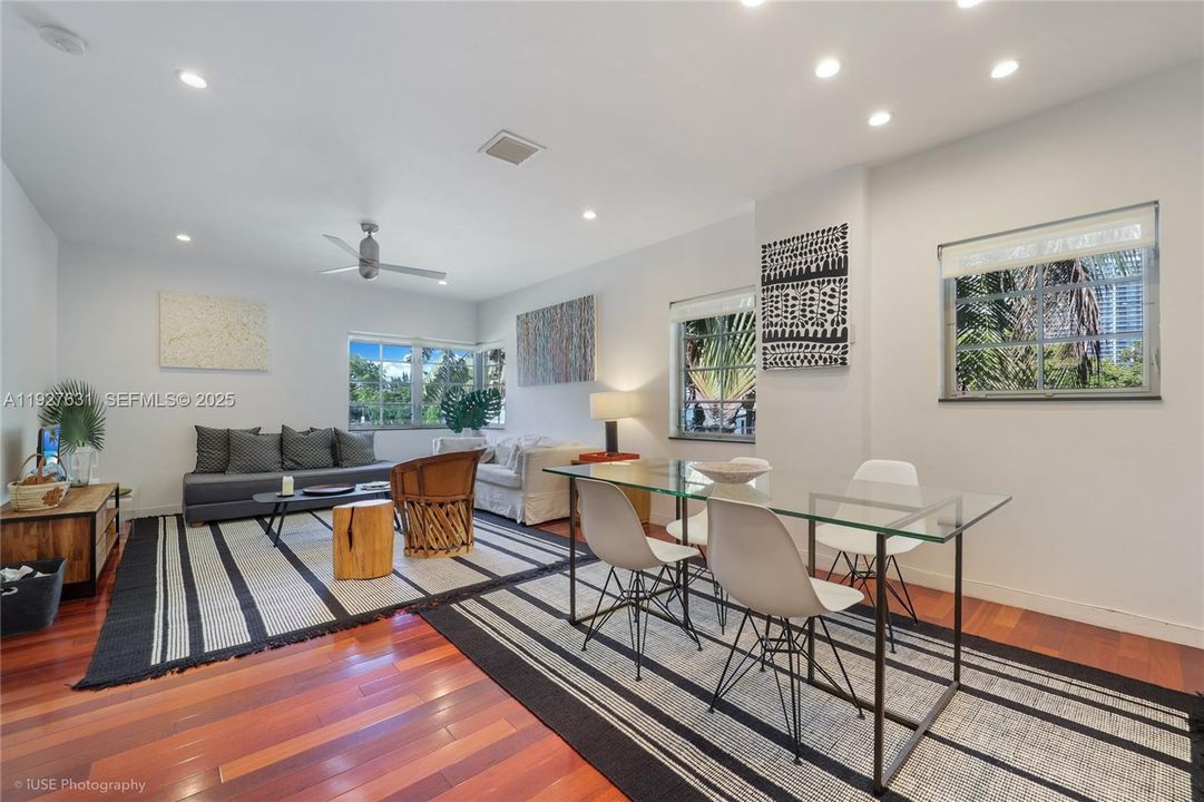 For Rent: $3,500 (1 beds, 2 baths, 858 Square Feet)